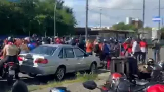 Imagem ilustrativa da imagem Protesto de motociclistas trava a Avenida Agamenon Magalhães nesta sexta (27)