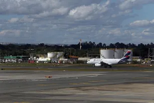 Imagem ilustrativa da imagem Voo para SP é adiado após suspeita de bomba no aeroporto de Brasília