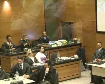 Imagem ilustrativa da imagem Juíza manda soltar Monique Medeiros, mãe de Henry Borel, e mantém prisão de Jairinho