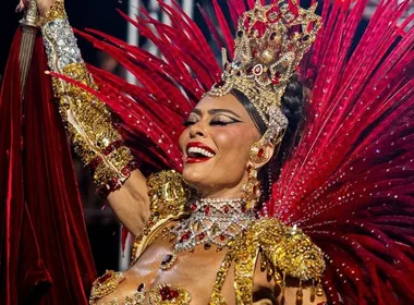 Imagem ilustrativa da imagem Juliana Paes disse que pai com Alzheimer ‘previu’ volta dela para a Viradouro