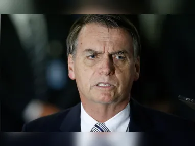 Imagem ilustrativa da imagem Bolsonaro na UTI apresenta pequena melhora na função renal, diz boletim médico