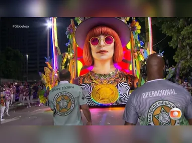 Agentes vestidos de Minions e do vilão Gru, da franquia "Meu Malvado Favorito", prenderam quatro suspeitos em blocos da capital