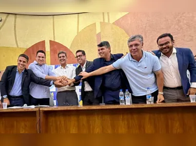 Prefeito de São Paulo Ricardo Nunes e a Ministra do Planejamento e Orçamento do Brasil Simone Tebet