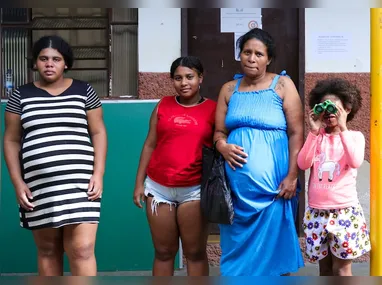 Equipes da Defesa Civil, Corpo de Bombeiros e voluntários atuam no atendimento às ocorrências e na organização de abrigos provisórios