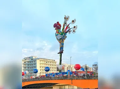 Imagem ilustrativa da imagem Maior bloco do mundo, Galo da Madrugada sai às ruas de Recife neste sábado com 30 trios elétricos