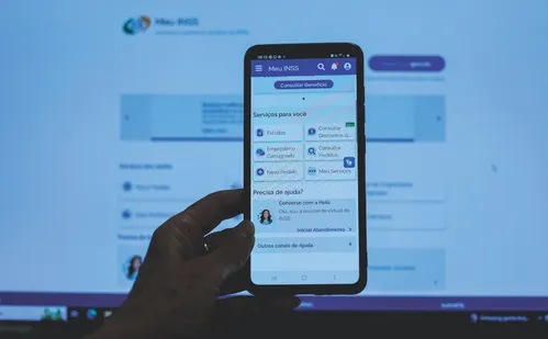 
          Imagem ilustrativa da imagem 15 mil idosos ganham prazo para receber dinheiro do INSS de volta
          