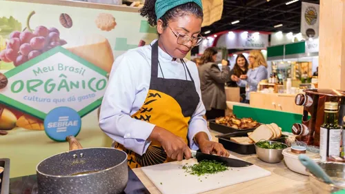 
          Imagem ilustrativa da imagem A mulher e o mar: Instituto Negralinda abre 520 vagas no Litoral Sul de Pernambuco
          