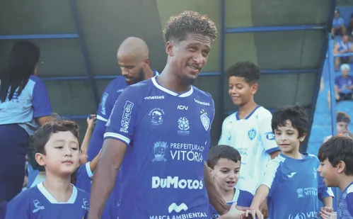 
          Imagem ilustrativa da imagem Abuda mira os três pontos para o Vitória no primeiro duelo capixaba na Série D
          