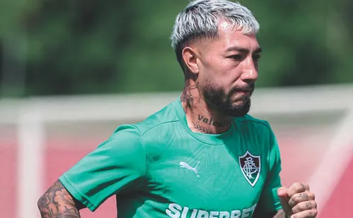 
          Imagem ilustrativa da imagem Acosta vira desfalque no Fluminense para jogo da Libertadores
          