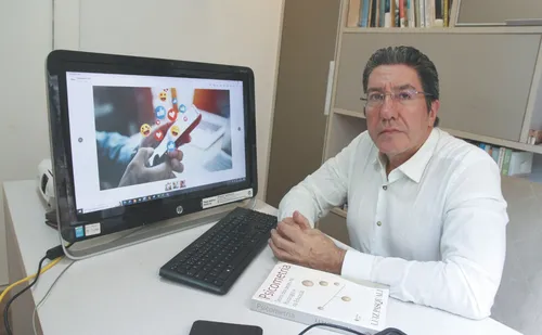 
          Imagem ilustrativa da imagem Adolescentes buscam tratamentos contra o vício em redes sociais
          