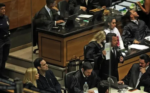 
          Imagem ilustrativa da imagem Advogados deverão pagar custos do adiamento da sessão sobre caso Henry
          