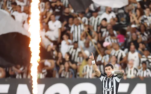 
          Imagem ilustrativa da imagem Alex Telles marca no fim, e Botafogo vence a Chapecoense na Copa do Brasil
          
