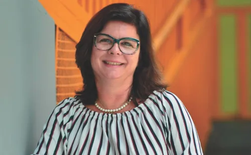 
          Imagem ilustrativa da imagem Alunos melhoraram notas após proibição de celular, dizem escolas
          