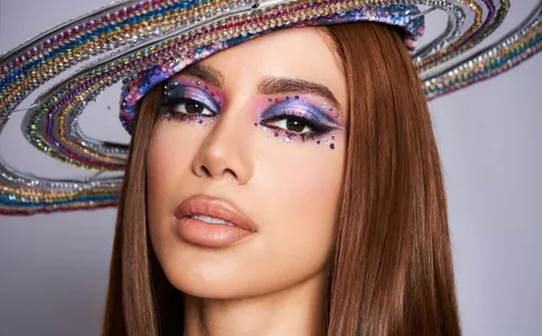 
          Imagem ilustrativa da imagem Anitta diz que suas fotos recentes não “condizem com sua real beleza"
          