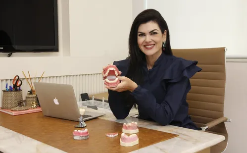 
          Imagem ilustrativa da imagem Anvisa manda recolher fitas para clareamento dental
          