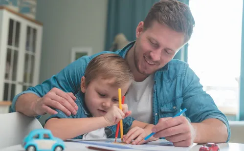 
          Imagem ilustrativa da imagem Após diagnóstico dos filhos, pais se descobrem autistas
          