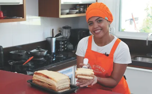 
          Imagem ilustrativa da imagem Aprenda a fazer o Bolo sabor pudim que viralizou nas redes
          