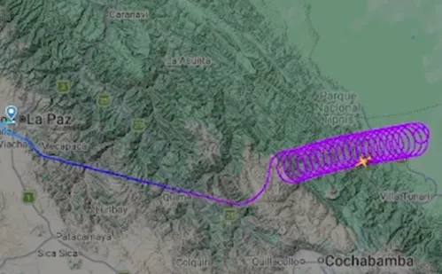 
          Imagem ilustrativa da imagem Avião faz mais de 20 círculos em possível 'voo fantasma' antes de cair na Bolívia
          