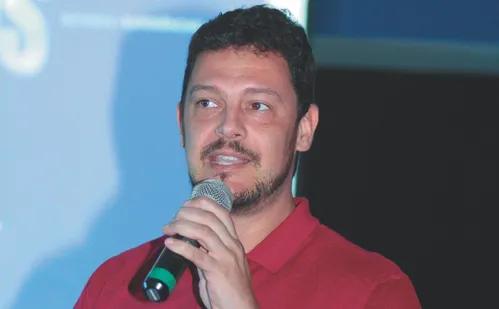 
          Imagem ilustrativa da imagem Bares e restaurantes do ES preveem a contratação de 10 mil pessoas para o Carnaval
          