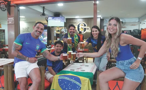 
          Imagem ilustrativa da imagem Bares e restaurantes se preparam para atrair torcedores durante a Copa do Mundo
          