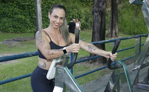 
          Imagem ilustrativa da imagem Braços musculosos viram tendência entre mulheres
          