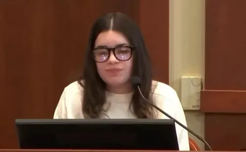 
          Imagem ilustrativa da imagem Brasileira é condenada a 10 anos de prisão por envolvimento em assassinato nos EUA
          