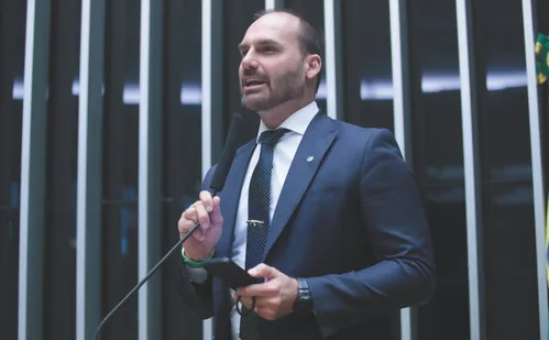 
          Imagem ilustrativa da imagem Briga no clã Bolsonaro dificulta acordos, diz Centrão
          