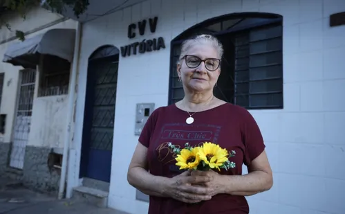 
          Imagem ilustrativa da imagem CVV: Centro de Valorização da Vida recruta voluntários para dar apoio emocional
          