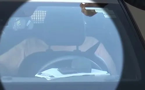 
          Imagem ilustrativa da imagem Cabo da PM com sinais de embriaguez é preso após tentar subornar guardas de Vitória
          