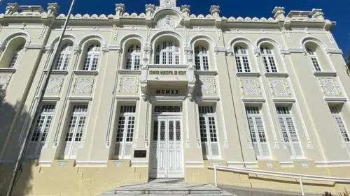 
          Imagem ilustrativa da imagem Câmara do Recife rejeita pedido de impeachment de João Campos por 25 votos a 9
          