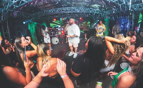 
          Imagem ilustrativa da imagem Camarote Mãe Joana anima o Carnaval nos cinco dias de folia
          