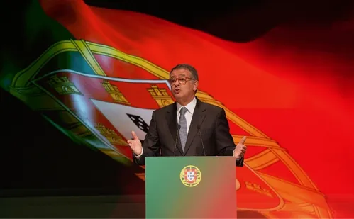 
          Imagem ilustrativa da imagem Candidato de centro-esquerda António Seguro vence eleição presidencial em Portugal
          