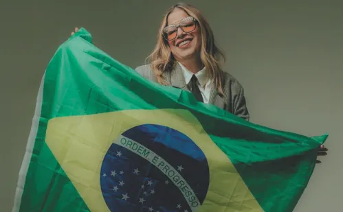 
          Imagem ilustrativa da imagem Cantora porto-riquenha lança a versão em português de “Dizem”
          