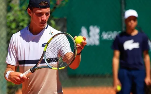 
          Imagem ilustrativa da imagem Capixaba estreia com vitória no Roland Garros Junior Series
          