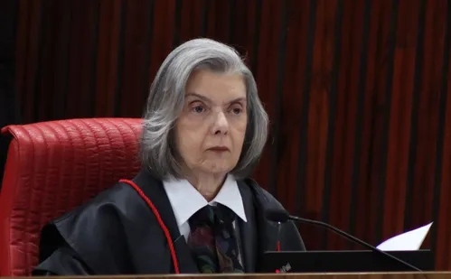 
          Imagem ilustrativa da imagem Cármen Lúcia antecipa saída do TSE, e Kassio assume presidência em maio
          