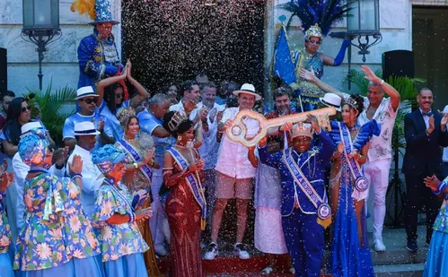 
          Imagem ilustrativa da imagem Carnaval em Salvador e no Rio de Janeiro
          