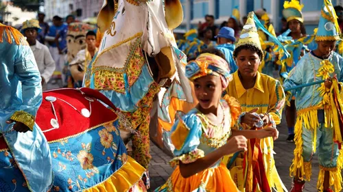 
          Imagem ilustrativa da imagem Carnaval nos bairros: 16 polos levam a festa para todas as regiões do Recife
          