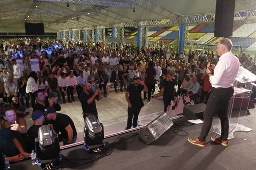 
          Imagem ilustrativa da imagem Casagrande se despede do governo e diz que ES é referência em logística
          