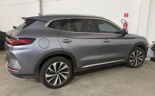 
          Imagem ilustrativa da imagem Casal é preso em condomínio de luxo com quase 2 mil cartões de alimentação no ES
          