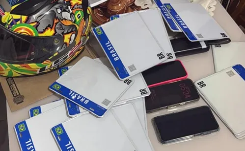 
          Imagem ilustrativa da imagem Casal é preso em flagrante durante operação contra adulteração de placas no ES
          