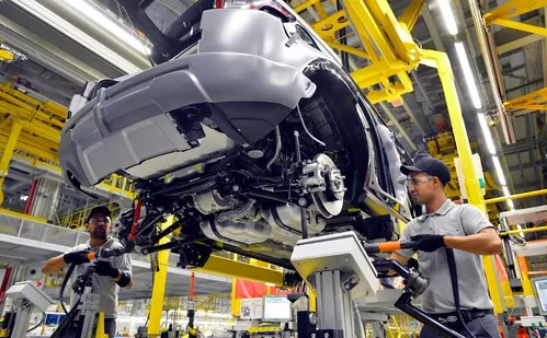 
          Imagem ilustrativa da imagem Chinesa vai assumir fábrica da Jaguar Land Rover no Rio
          