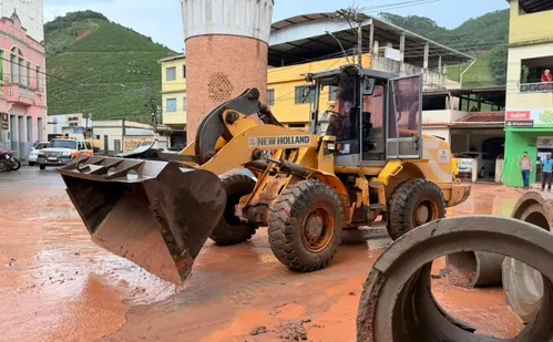 
          Imagem ilustrativa da imagem Chuva provoca alagamentos após transbordamento de córrego em Muniz Freire
          