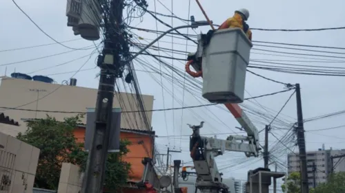 
          Imagem ilustrativa da imagem Chuvas em PE: Saiba como se proteger de acidentes com a rede elétrica
          