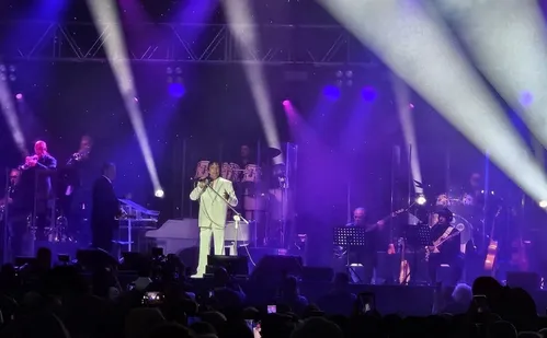 
          Imagem ilustrativa da imagem "Cidade mais linda do Brasil", declara Roberto Carlos em show no ES
          