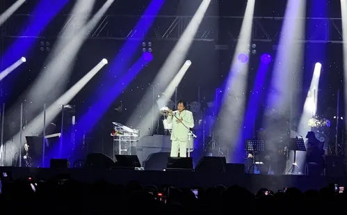 
          Imagem ilustrativa da imagem "Cidade mais linda do Brasil", declara Roberto Carlos em show no ES
          