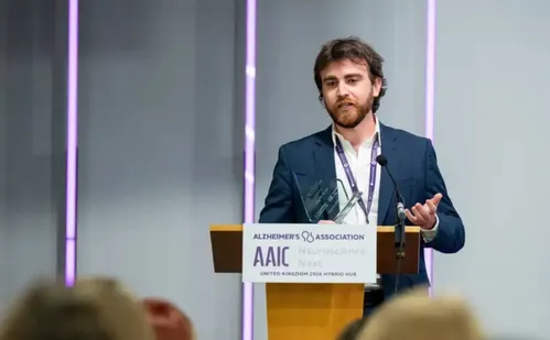 
          Imagem ilustrativa da imagem Cientistas brasileiros são premiados por pesquisas sobre Alzheimer
          