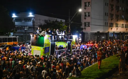 
          Imagem ilustrativa da imagem Circuito da Folia: trio elétrico vai levar a folia do Centro ao Sambão do Povo
          