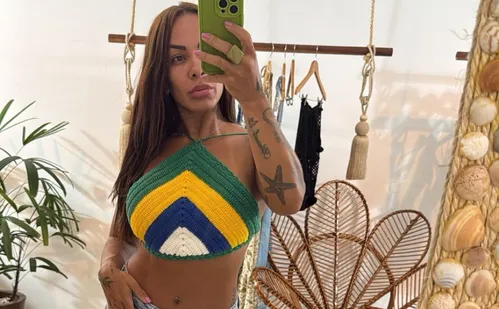 
          Imagem ilustrativa da imagem Clima de Copa do Mundo: moda verde e amarela invade as ruas
          