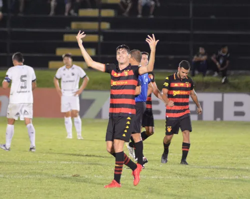 
          Imagem ilustrativa da imagem Com golaço de Biel Fonseca, Sport vence o ABC e crava liderança do Nordestão
          