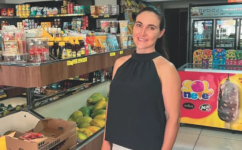 
          Imagem ilustrativa da imagem Com supermercados fechados, mercados familiares vão ampliar horário aos domingos
          